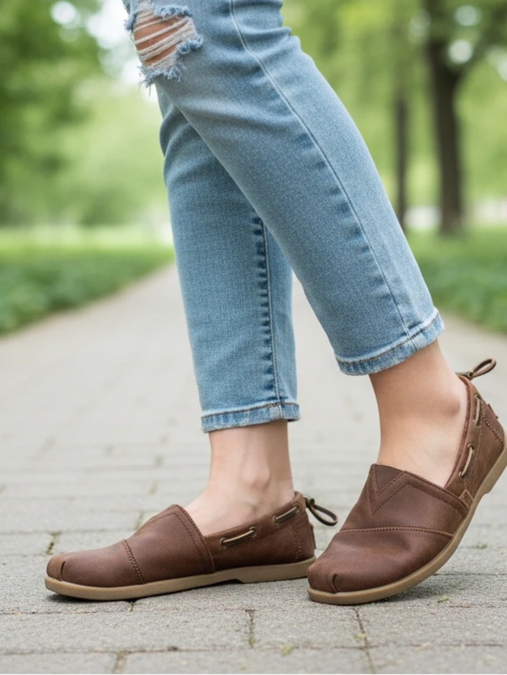 BOBS from Skechers Women’s Chill Luxe Brown Leather Slip-On Loafers, Size 8.5